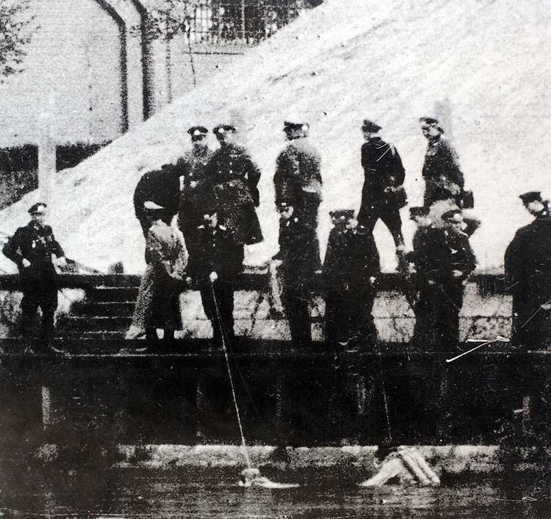 Günter Litfin - the first victim of the Berlin Wall being pulled from the river Spree