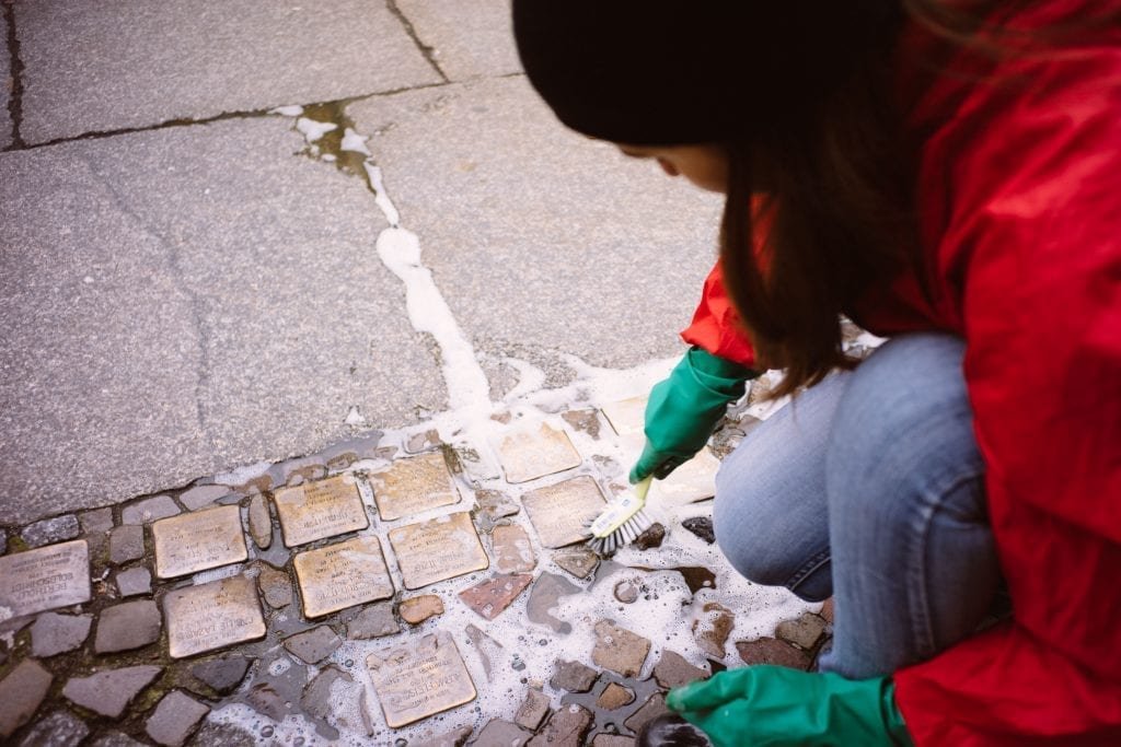 Cleaning Berlin Stolpersteine